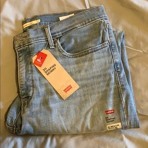 Levi’s 311 shaping skinny jean size 33 / 16